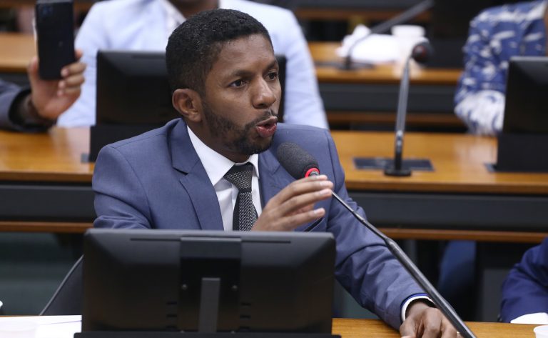 Discussão e votação do parecer do relator. Dep. Josivaldo Jp (PSD - MA)